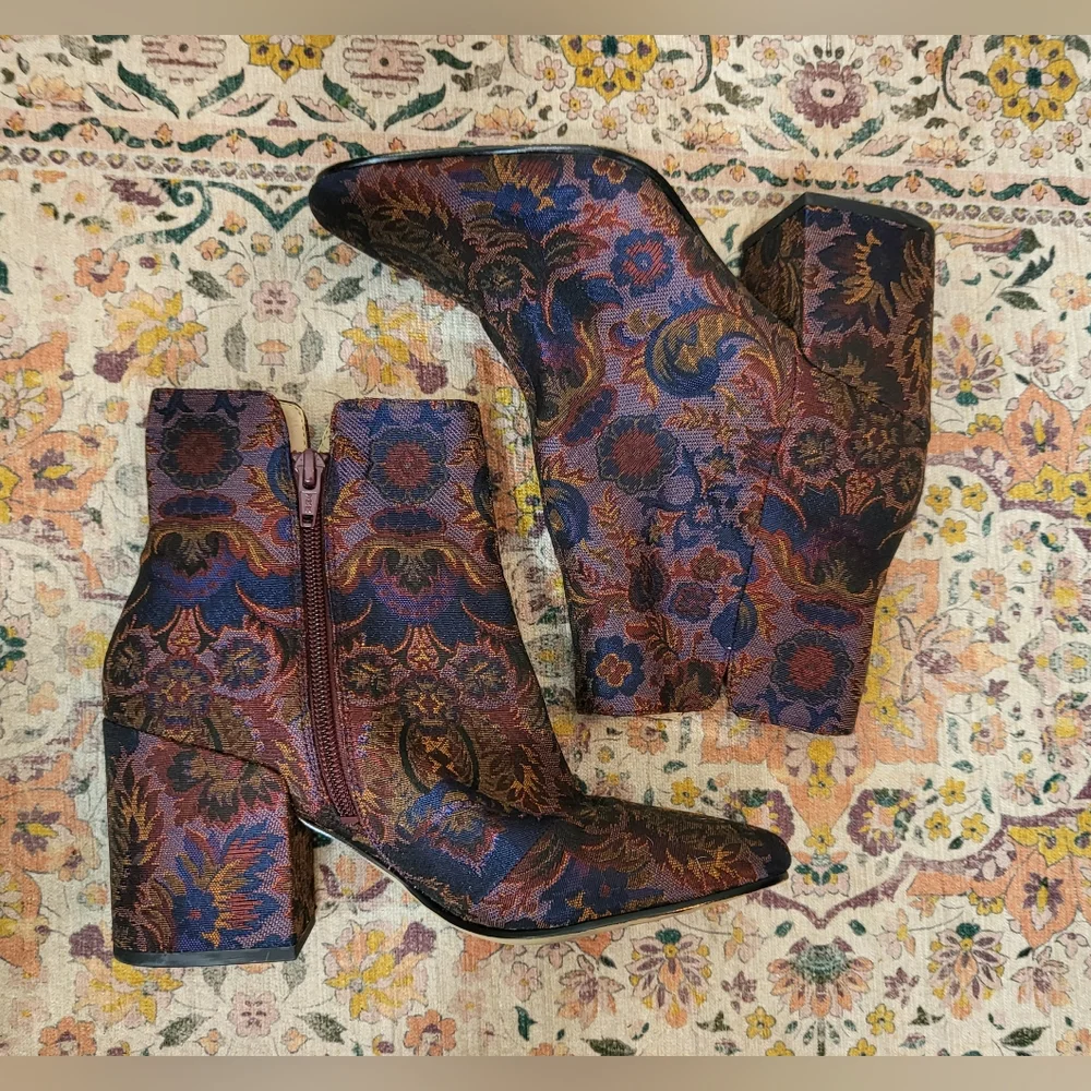 ALDO Size 7 Sully Floral Retro 70s Style Ankle Boots Tapestry Fabric Booties
